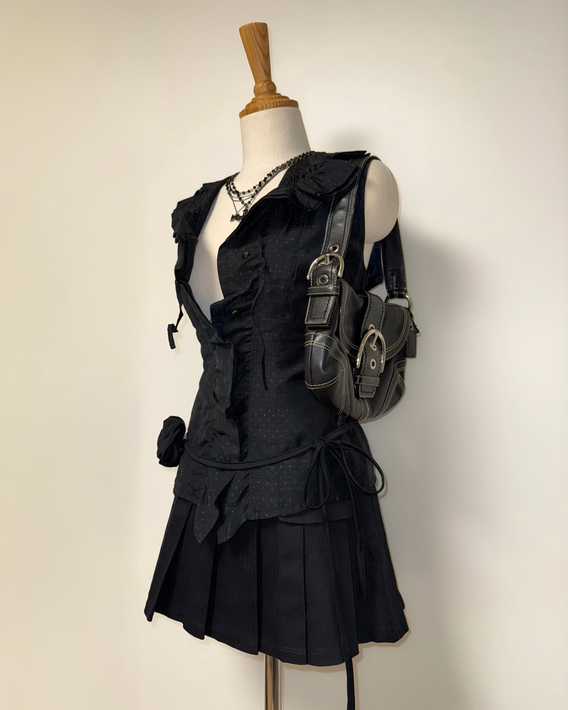 도트패턴 프릴 나시 블라우스 셔츠 상품이미지2