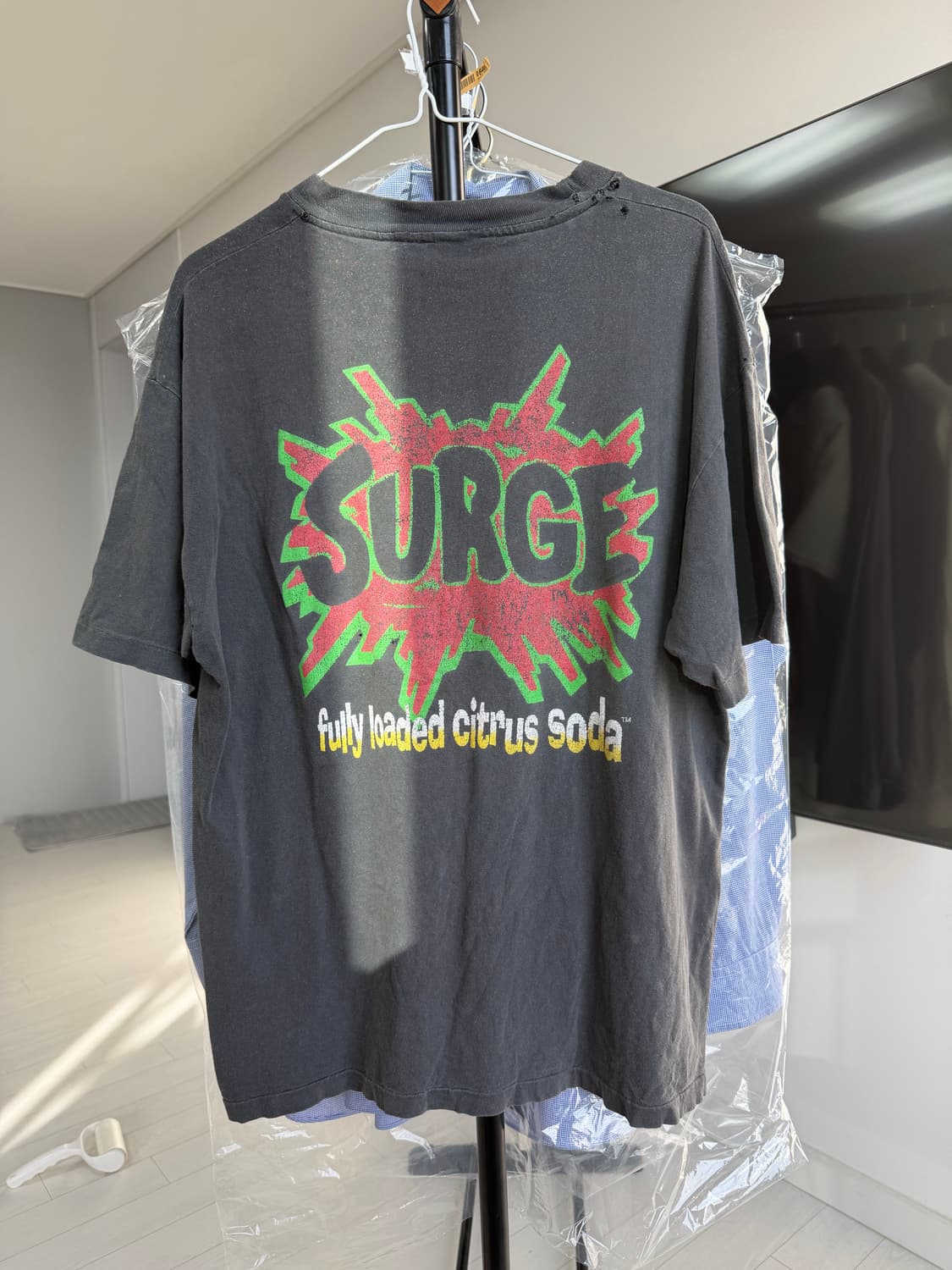 90s Surge coca cola 페이딩 스노우 펙 싱글스티치 티셔츠 상품이미지2