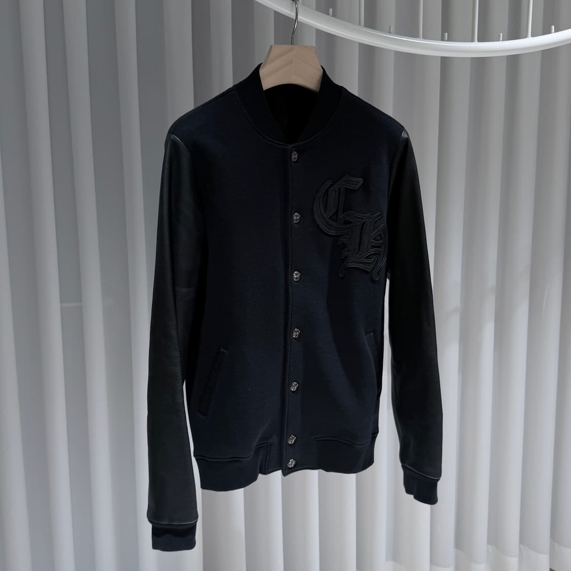 (A/M) / 크롬하츠 블랙 레더 바시티 자켓 상품이미지3