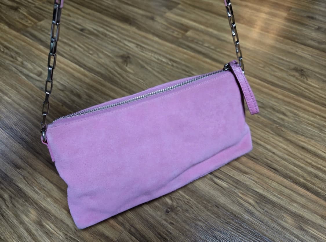 바나나 리퍼블릭 - 핑크 스웨이드 체인 숄더백 [정품] 상품이미지4