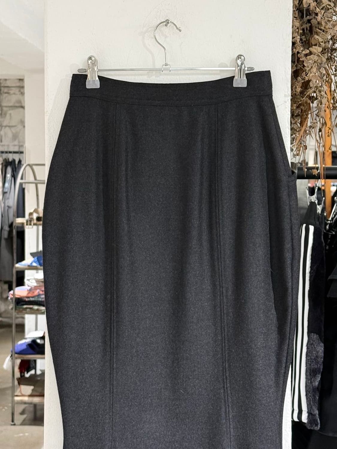 베르수스 차콜 금장 버튼 울 롱 스커트 상품이미지5