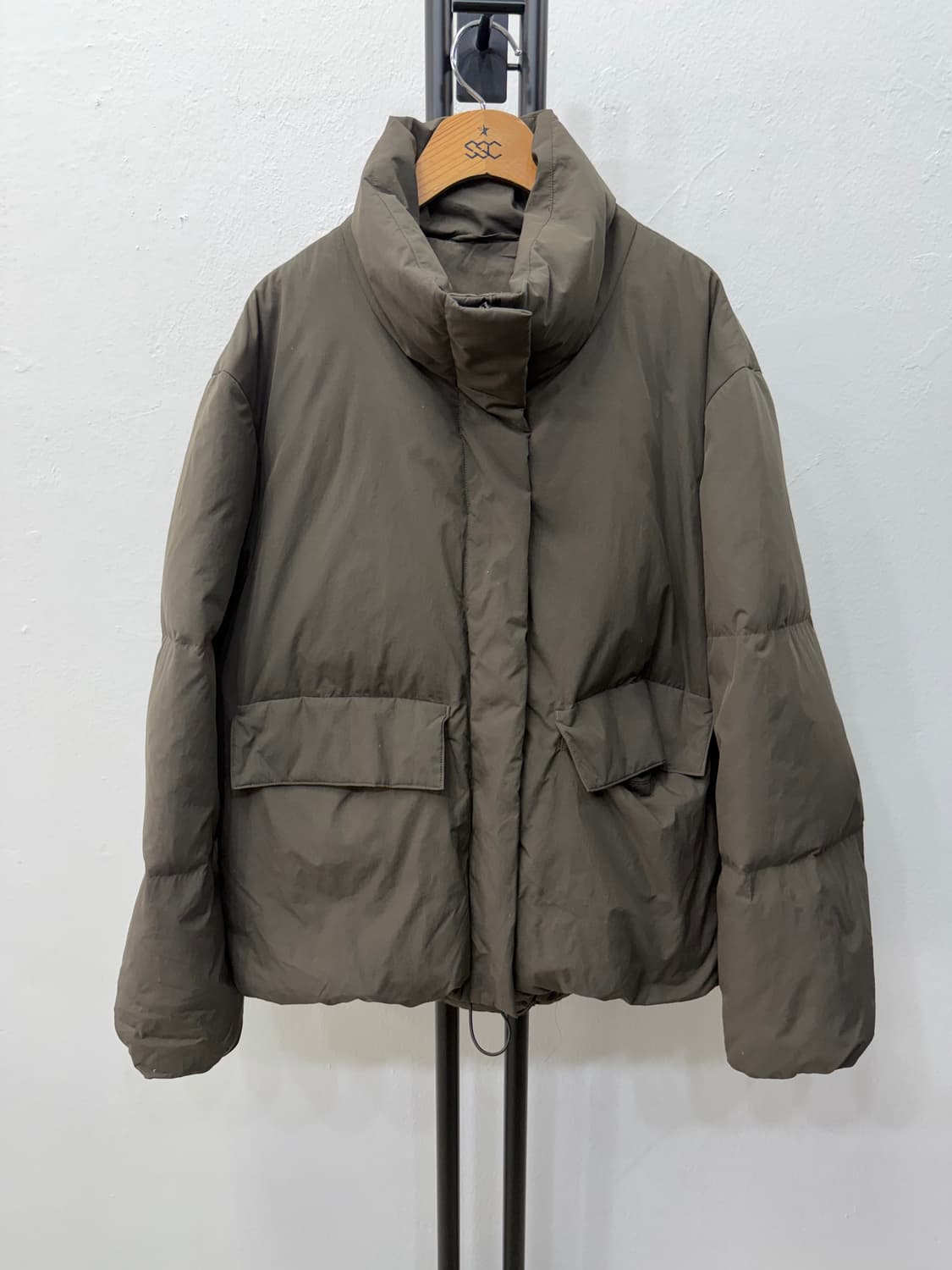 정품) COS 코스 여성 오버핏 숏패딩 36 상품이미지1