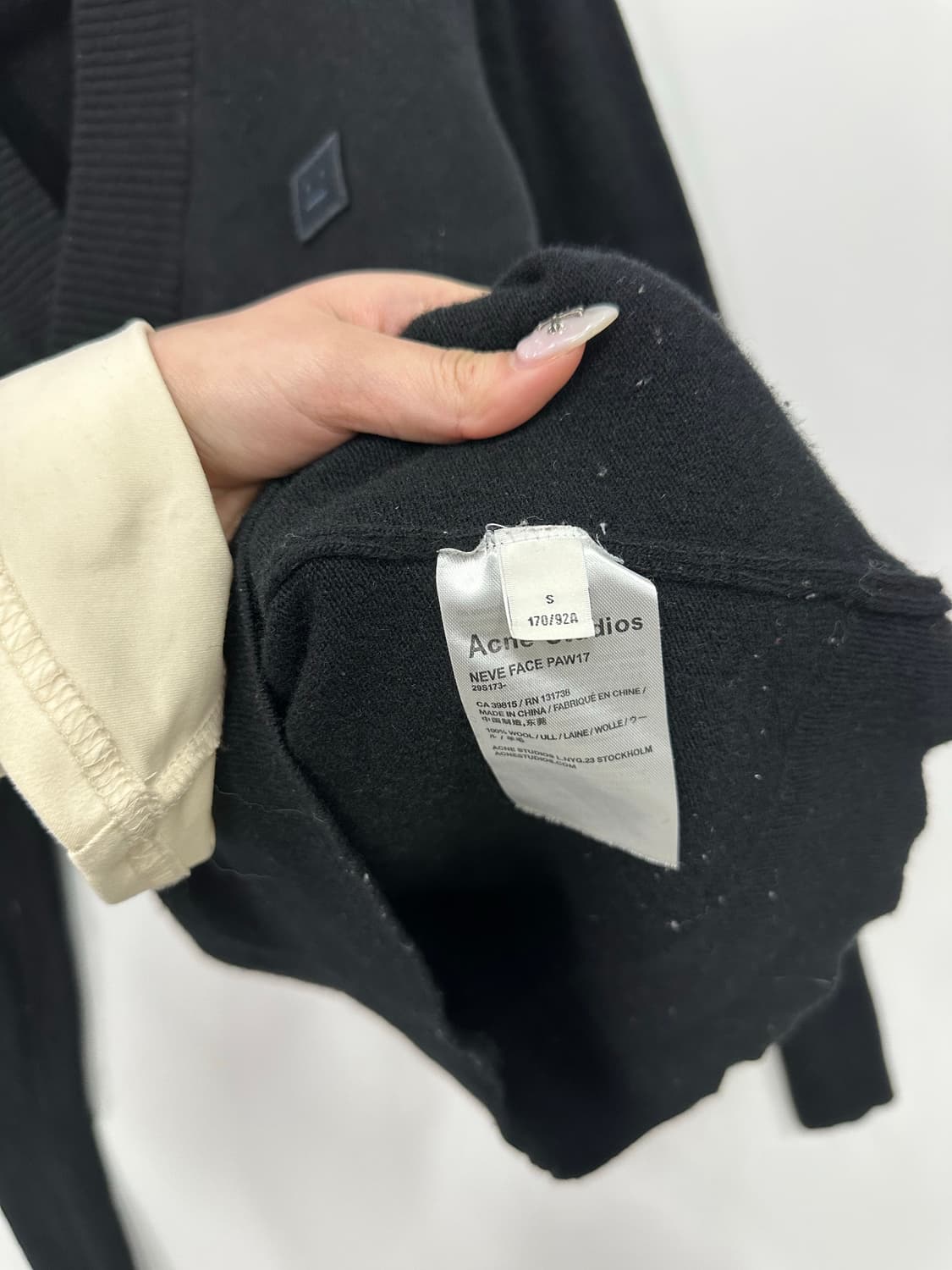 아크네스튜디오 블랙 가디건 상품이미지3