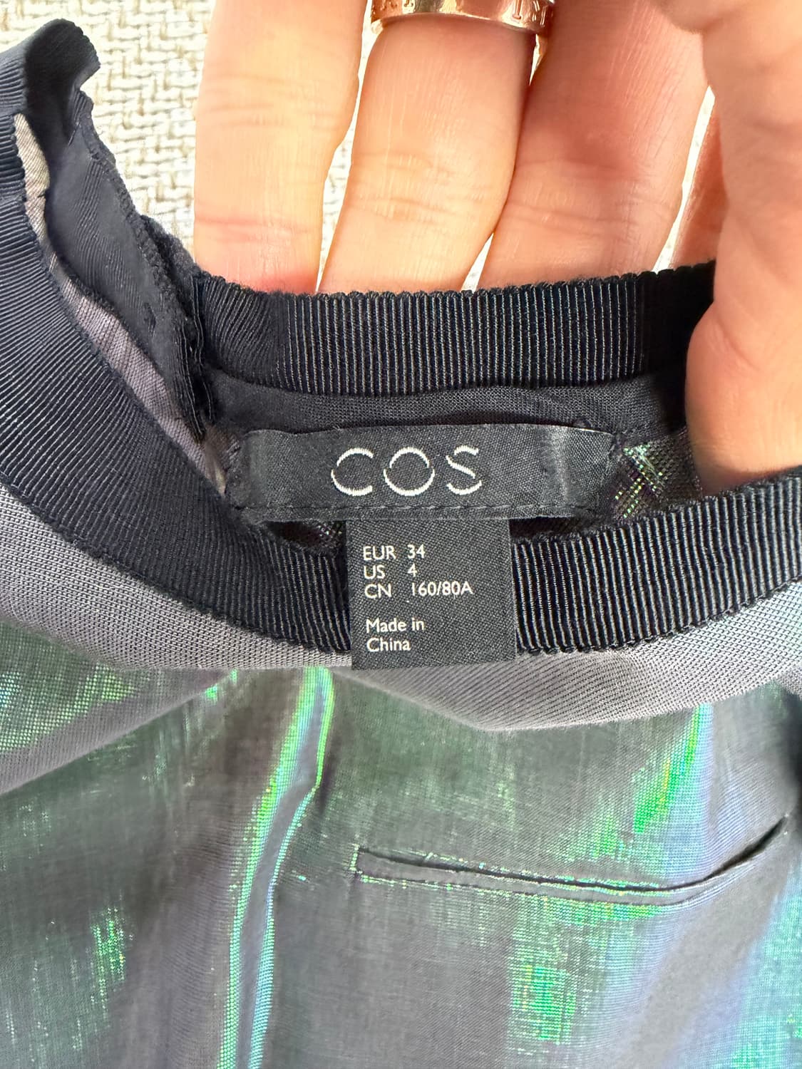 정품) COS 코스 여성 오간자 블랙 배색 반팔 셔츠 34 상품이미지6