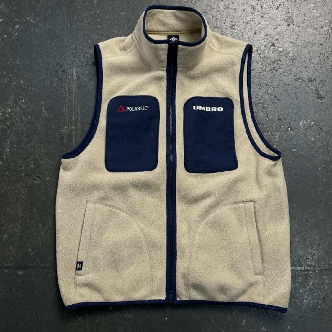 100 엄브로 후리스 조끼 상품이미지1