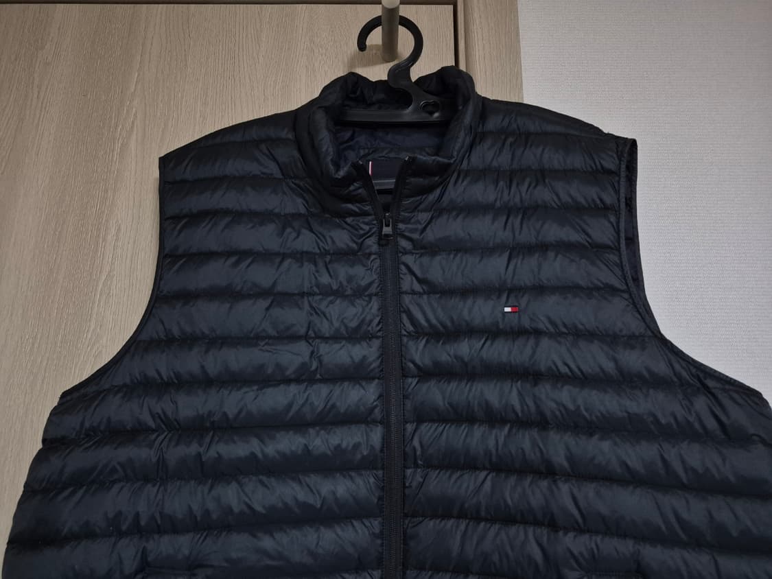 타미힐피거 정품 오리털 경량패딩 조끼 110사이즈 판매합니다 상품이미지2