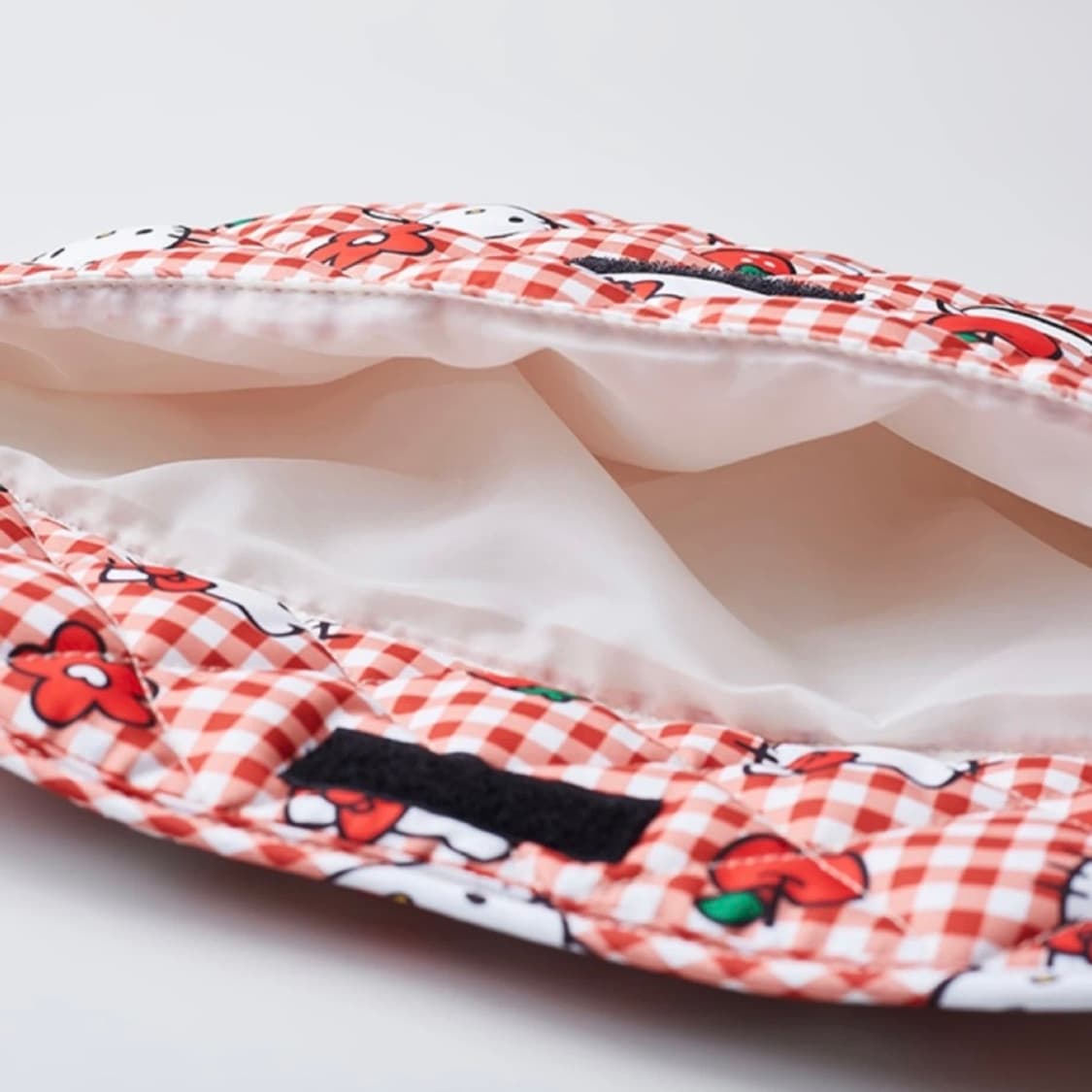 (새제품)스파오 헬로키티 노트북 파우치 상품이미지7