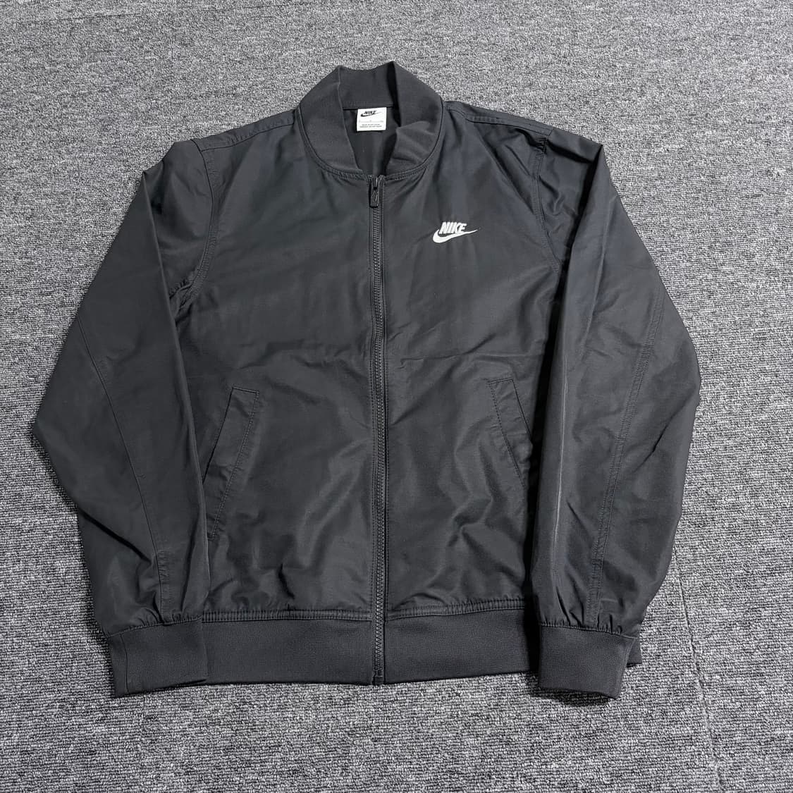 나이키 에센셜 우븐 봄버자켓 상품이미지1