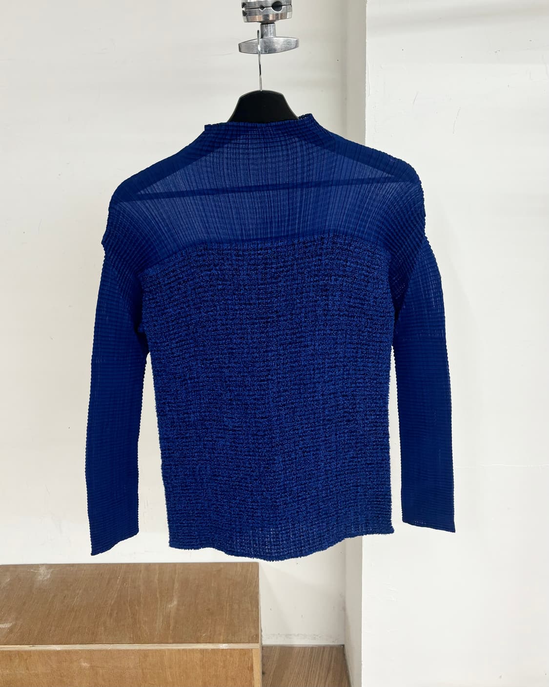 이세이 미야케 블루 플리츠 티셔츠 상품이미지1