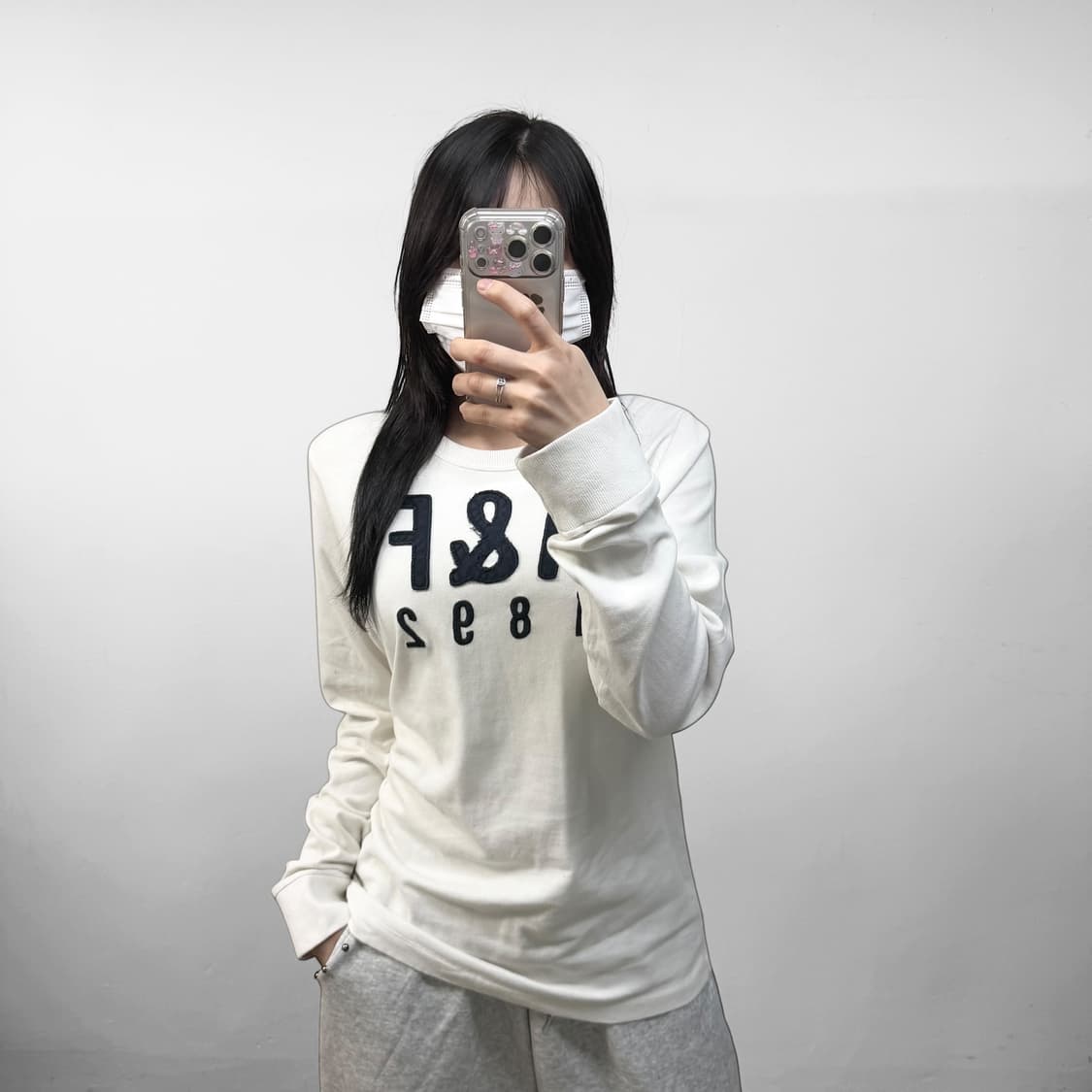 아베크롬비 스펠 로고 롱슬리브 화이트 상품이미지1