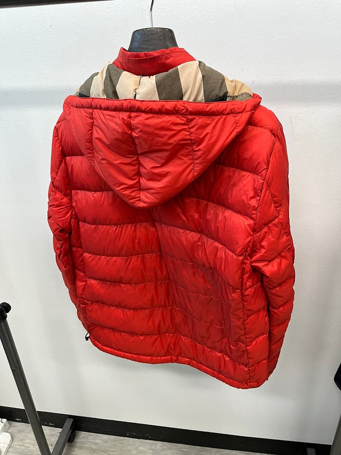 105) 버버리 후드 경량다운  상품이미지5