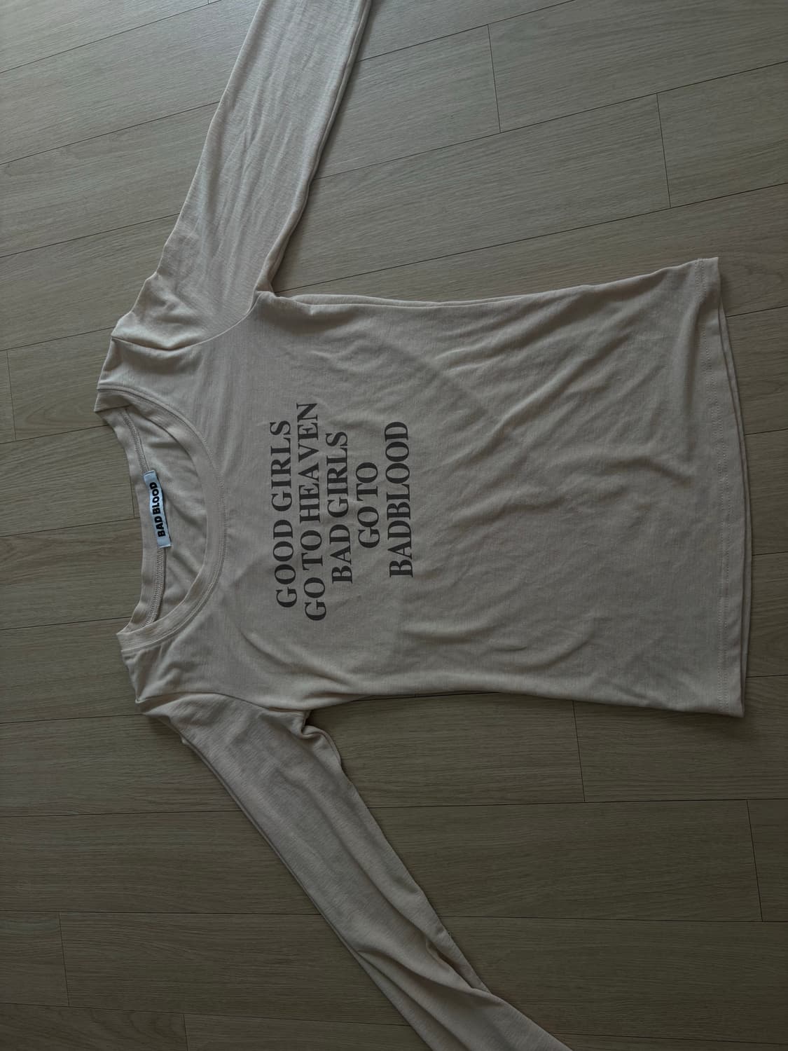 배드블러드 롱슬리브 상품이미지1