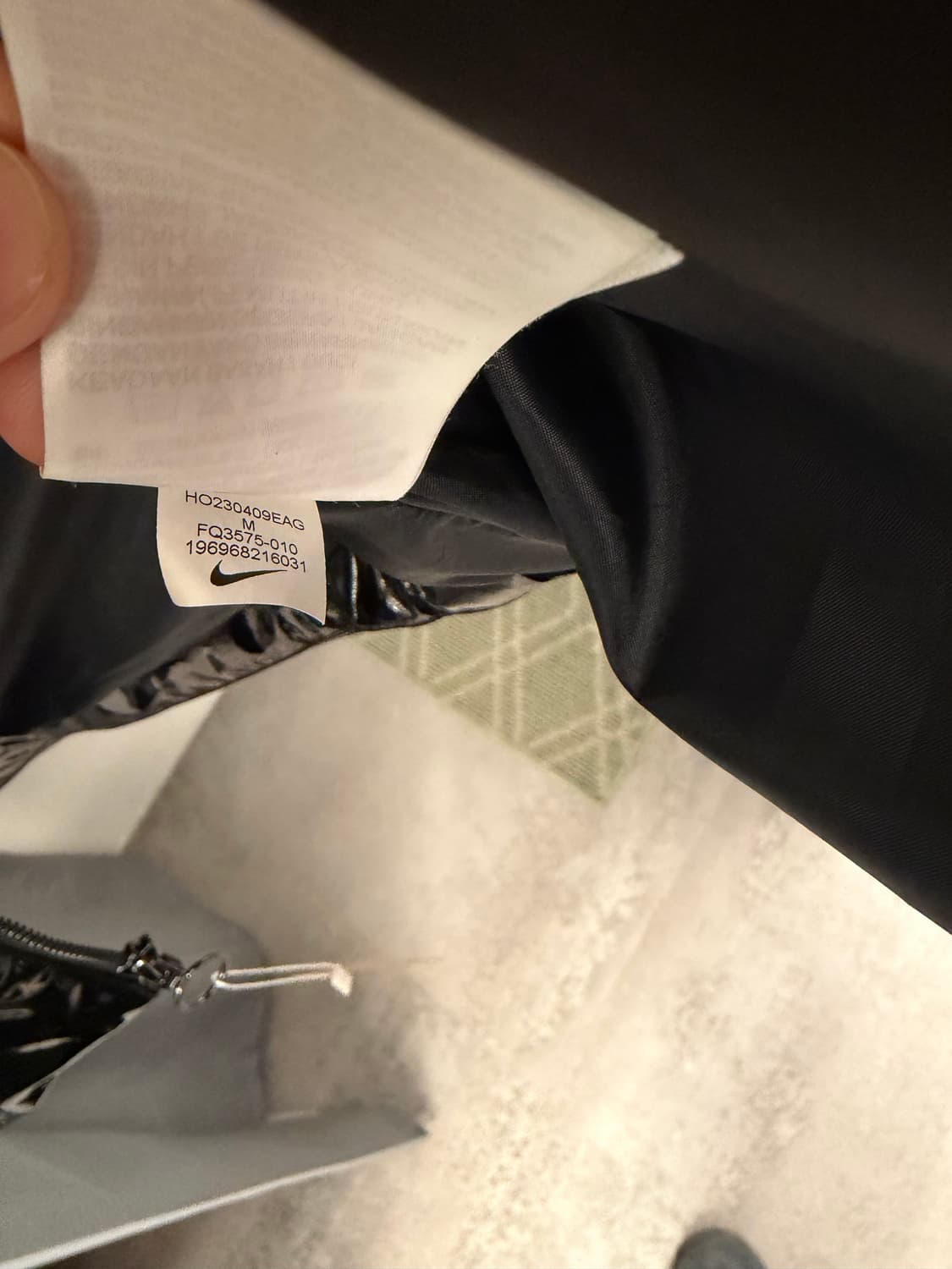 [M] 나이키 여성 유광 숏 패딩 상품이미지5