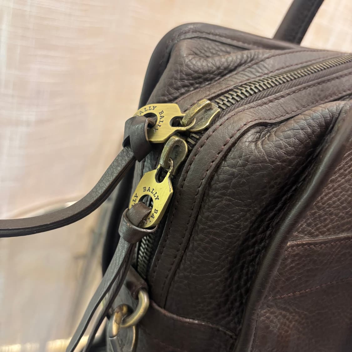 정품 발리 가죽 브리프케이스 서류가방      상품이미지8