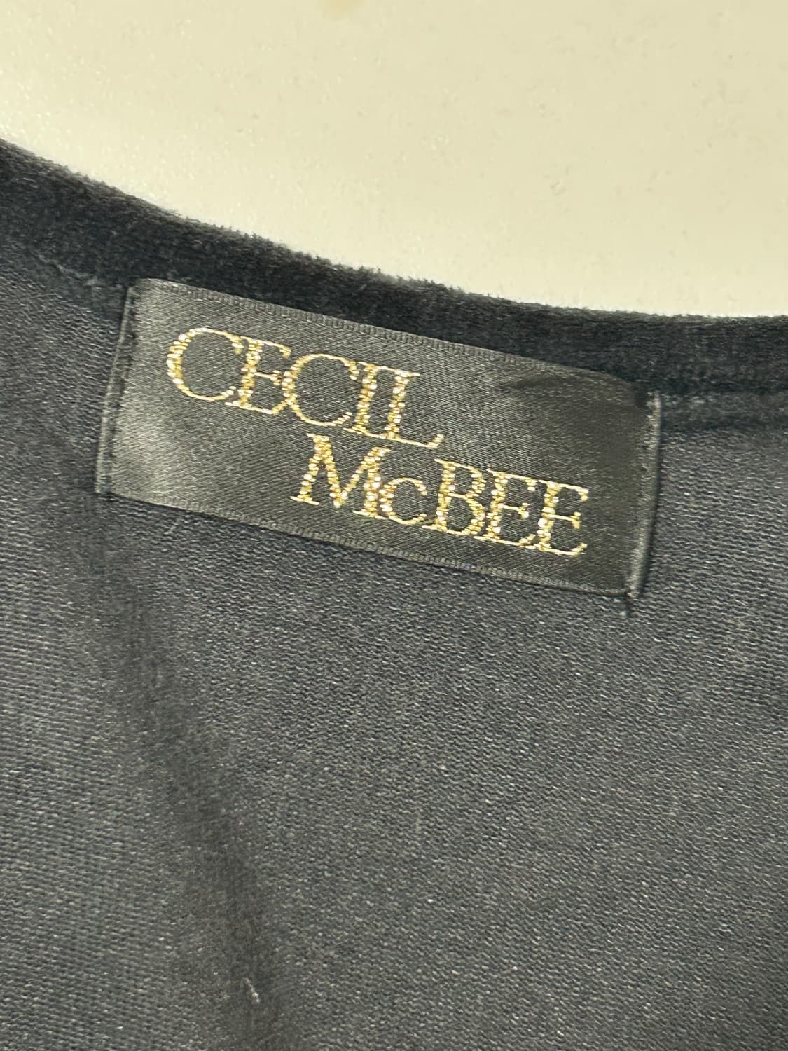 세실맥비 벨벳 슬림핏 미니원피스 로걀 오네걀 상품이미지3