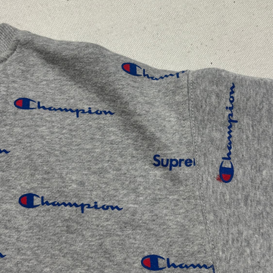 L 슈프림 X 챔피온 그레이 맨투맨 상품이미지6