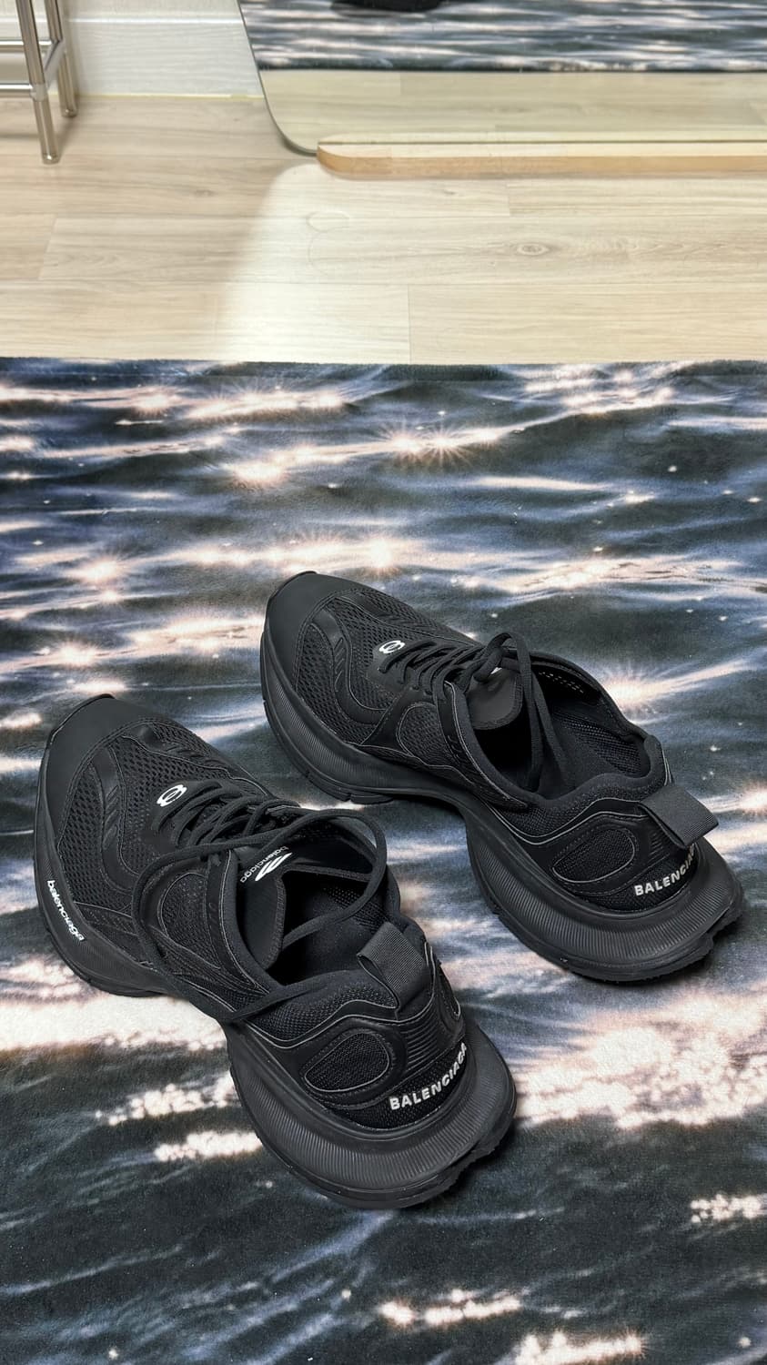 발렌시아가 서킷 스니커즈 블랙 42 상품이미지1