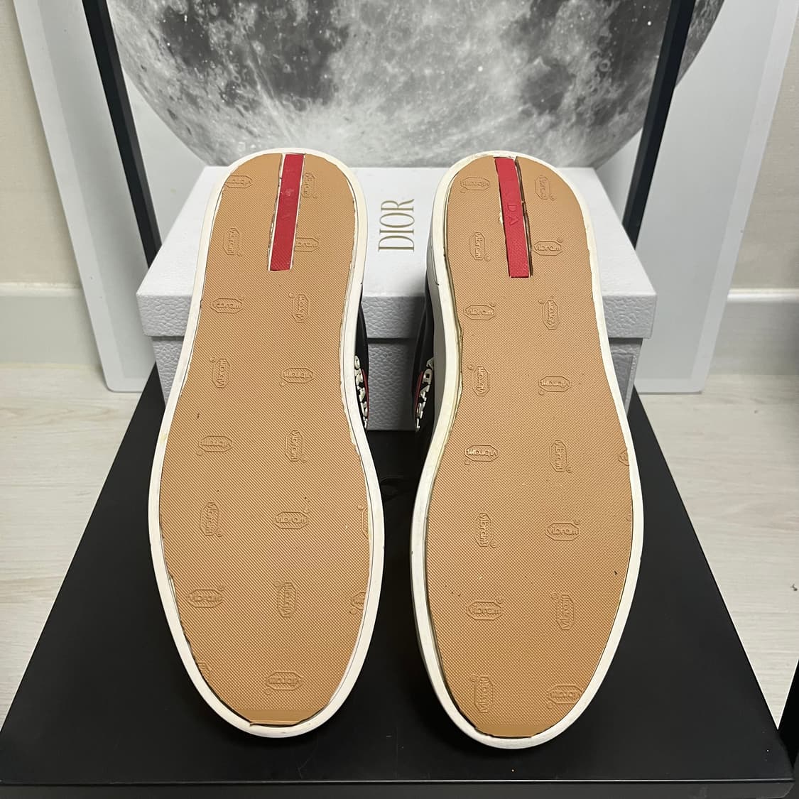 정품 9.5) 프라다 블랙 사이드로고 스니커즈 280~285 상품이미지5