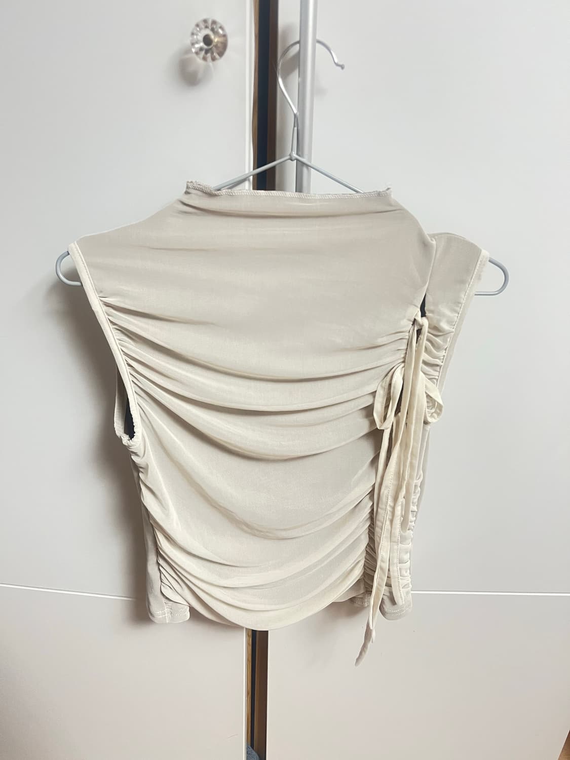 리브 셔링 리본매듭 메쉬 레이스 나시 상품이미지4