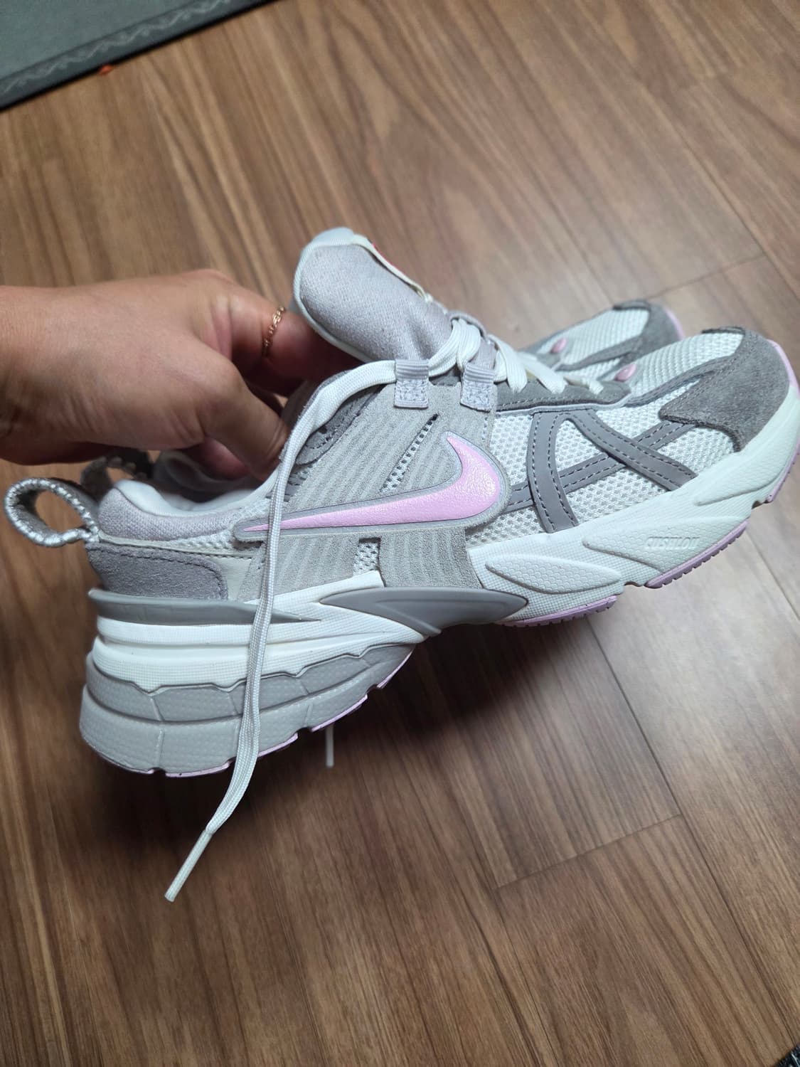 나이키 V2K 런 발렌타인 한정판 235 상품이미지1