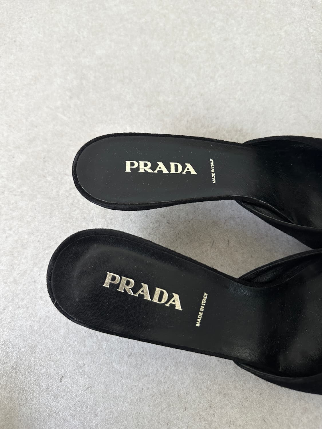 프라다 2000s 블랙 리본 스웨이드 나이프힐 뮬 상품이미지5