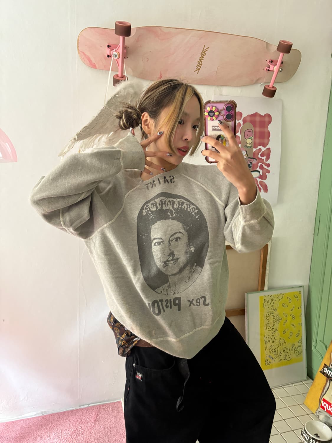 세인트 Mxxx x 섹x피스톨즈 넥 스웻셔츠 상품이미지1