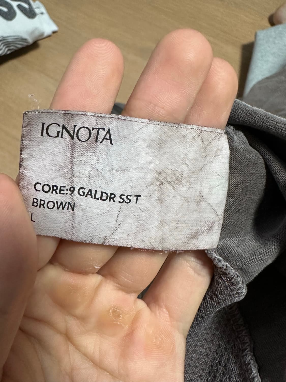 IGNOTA 워싱 반팔 티셔츠 상품이미지3