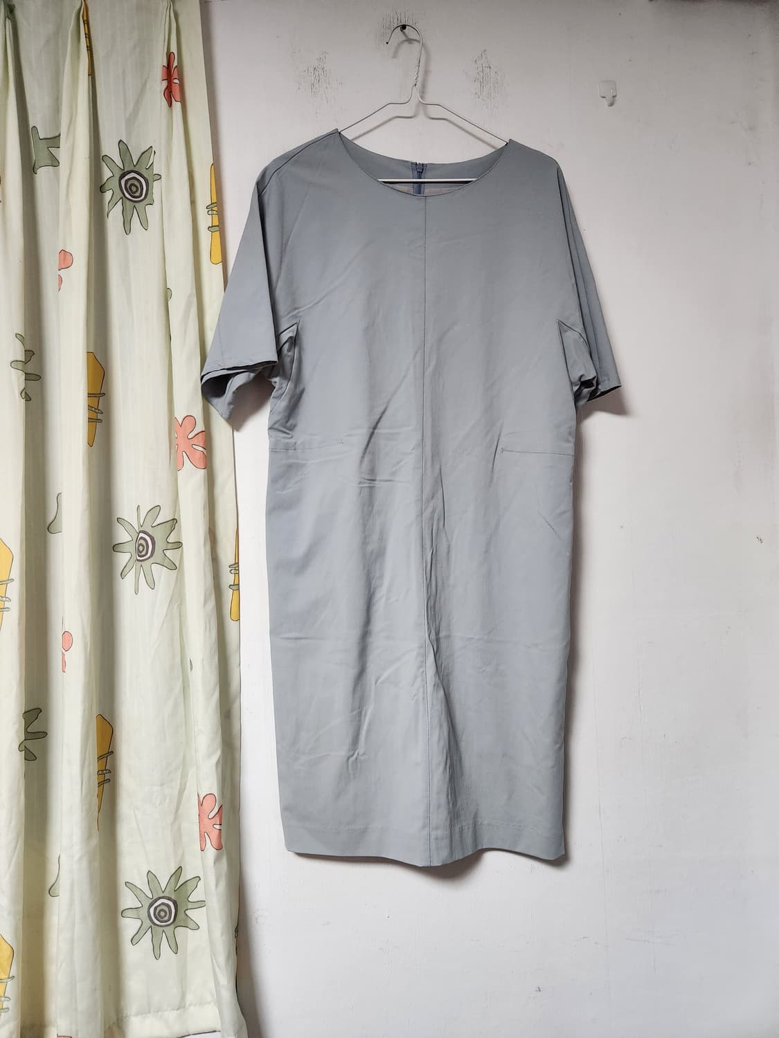 Ra Zu신축성 있는 회색 반팔 원피스 M(55~66) 상품이미지1