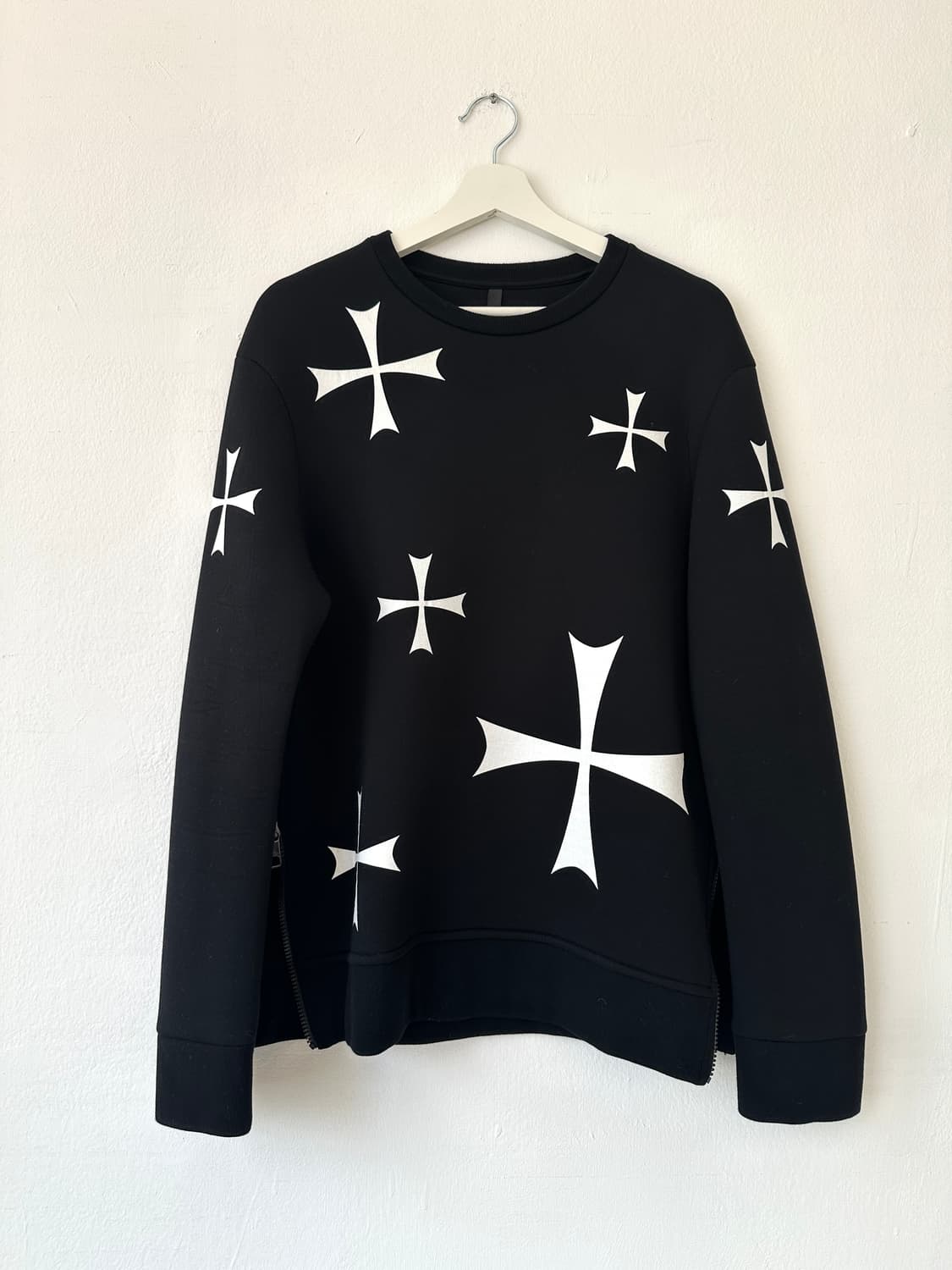 닐바렛 아카이브 크로스 지퍼 블랙 맨투맨 상품이미지5