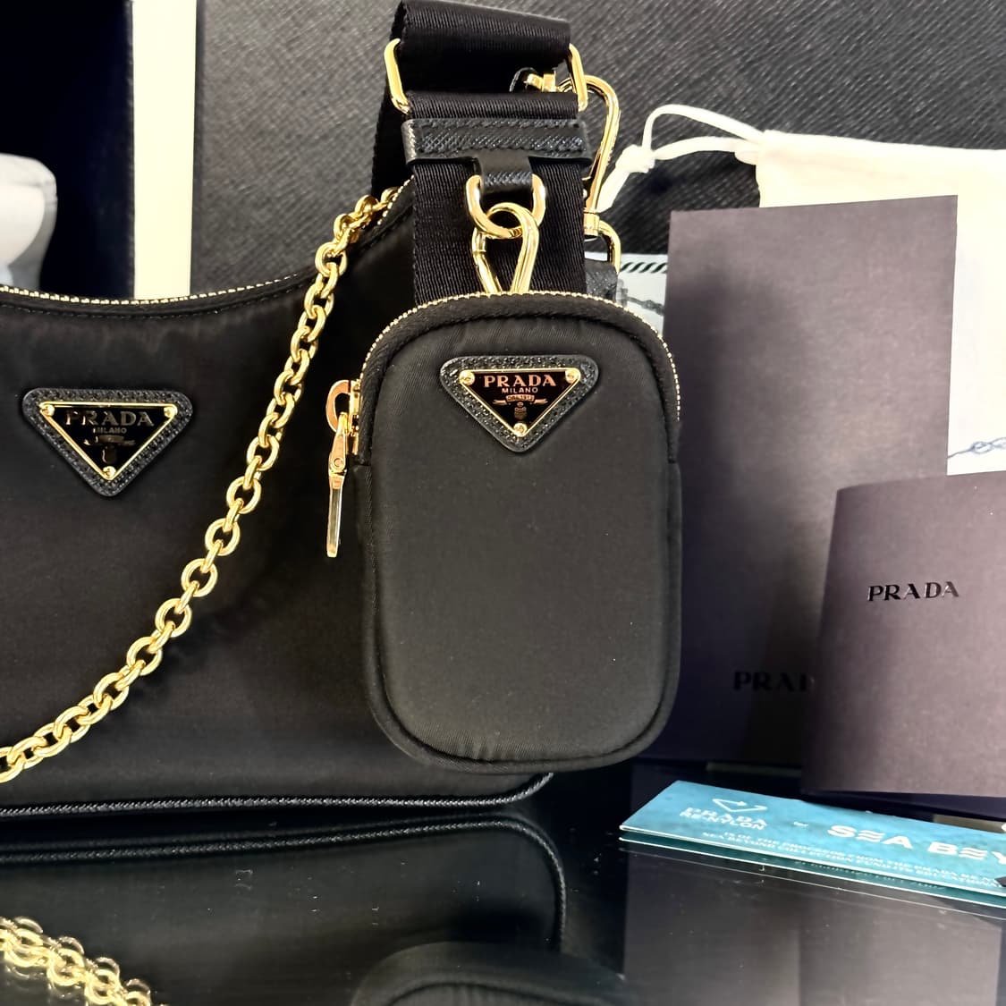 [새상품급/풀구성] 프라다 리에디션 2005 테수토 호보백 블랙 골드 상품이미지5