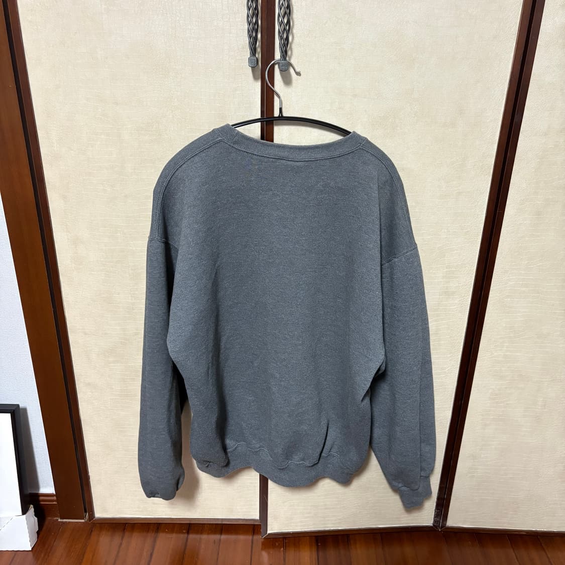 러셀 맨투맨 차콜 L 상품이미지3