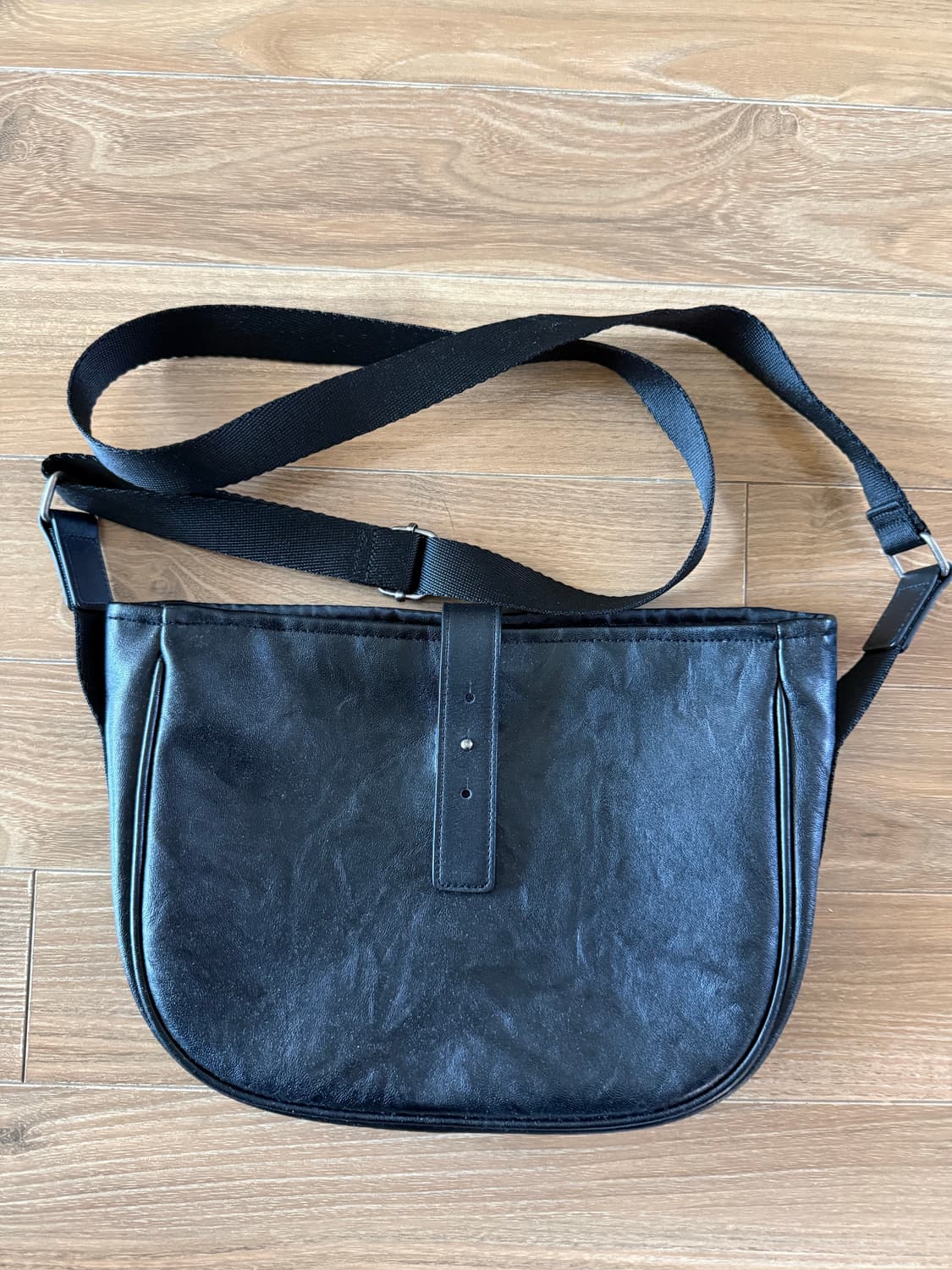 해칭룸 Wavy Bag Mini Faux Leather Black 상품이미지1