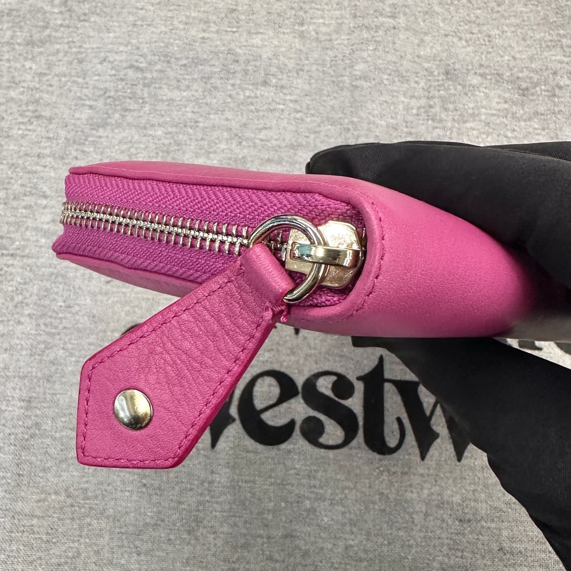 비비안웨스트우드 핑크 가죽 장지갑 상품이미지8