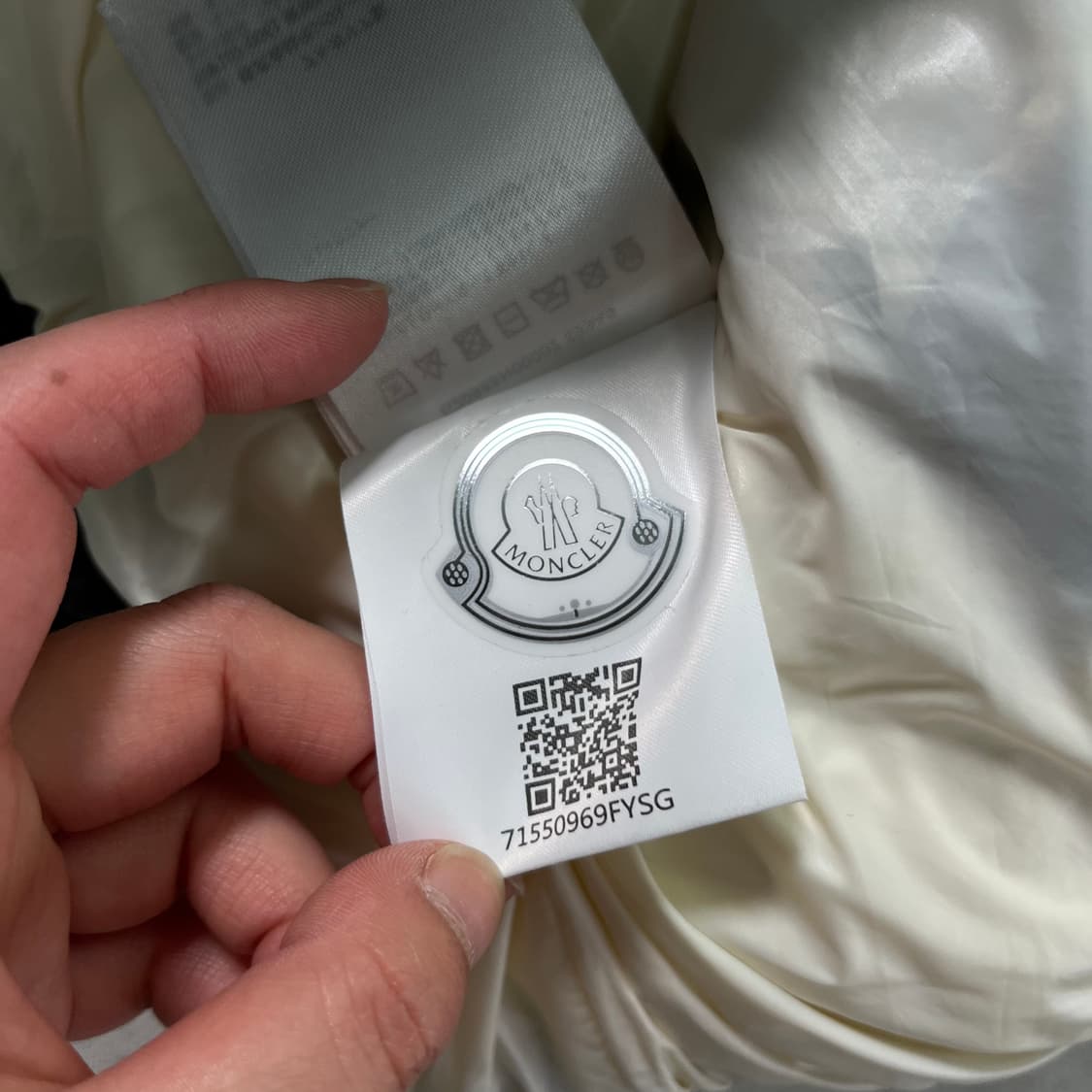 W 100 몽클레어 25FW 패딩 베스트 상품이미지8