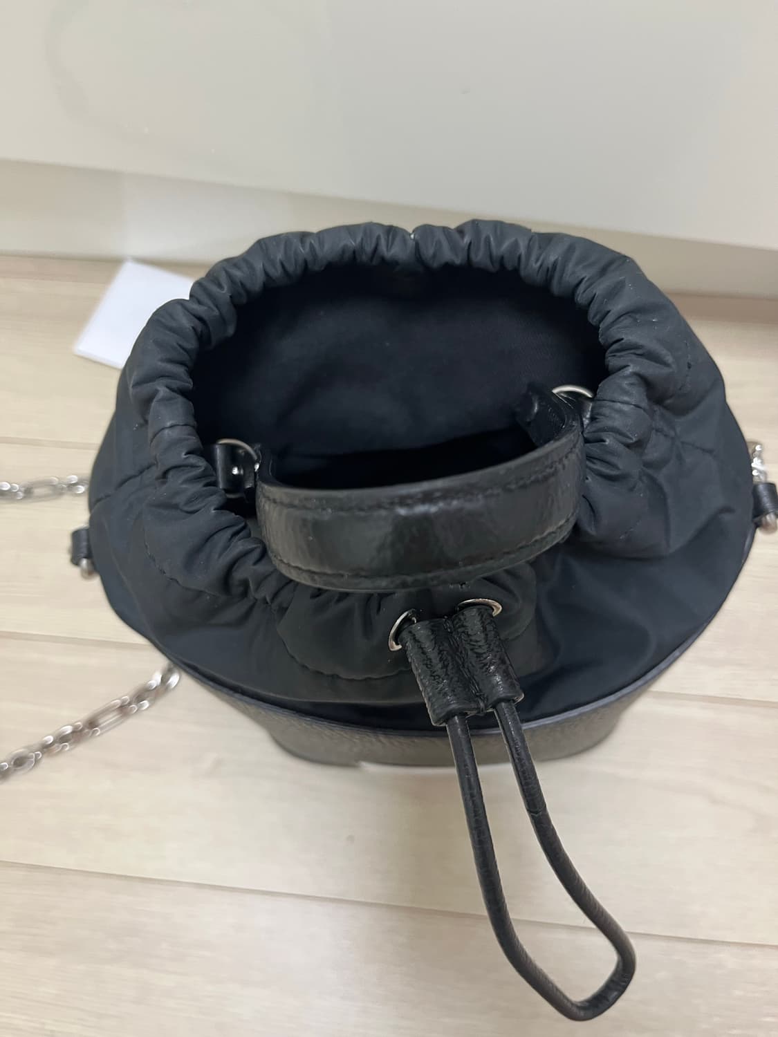 메종 마르지엘라 5AC 버킷백 블랙 상품이미지6