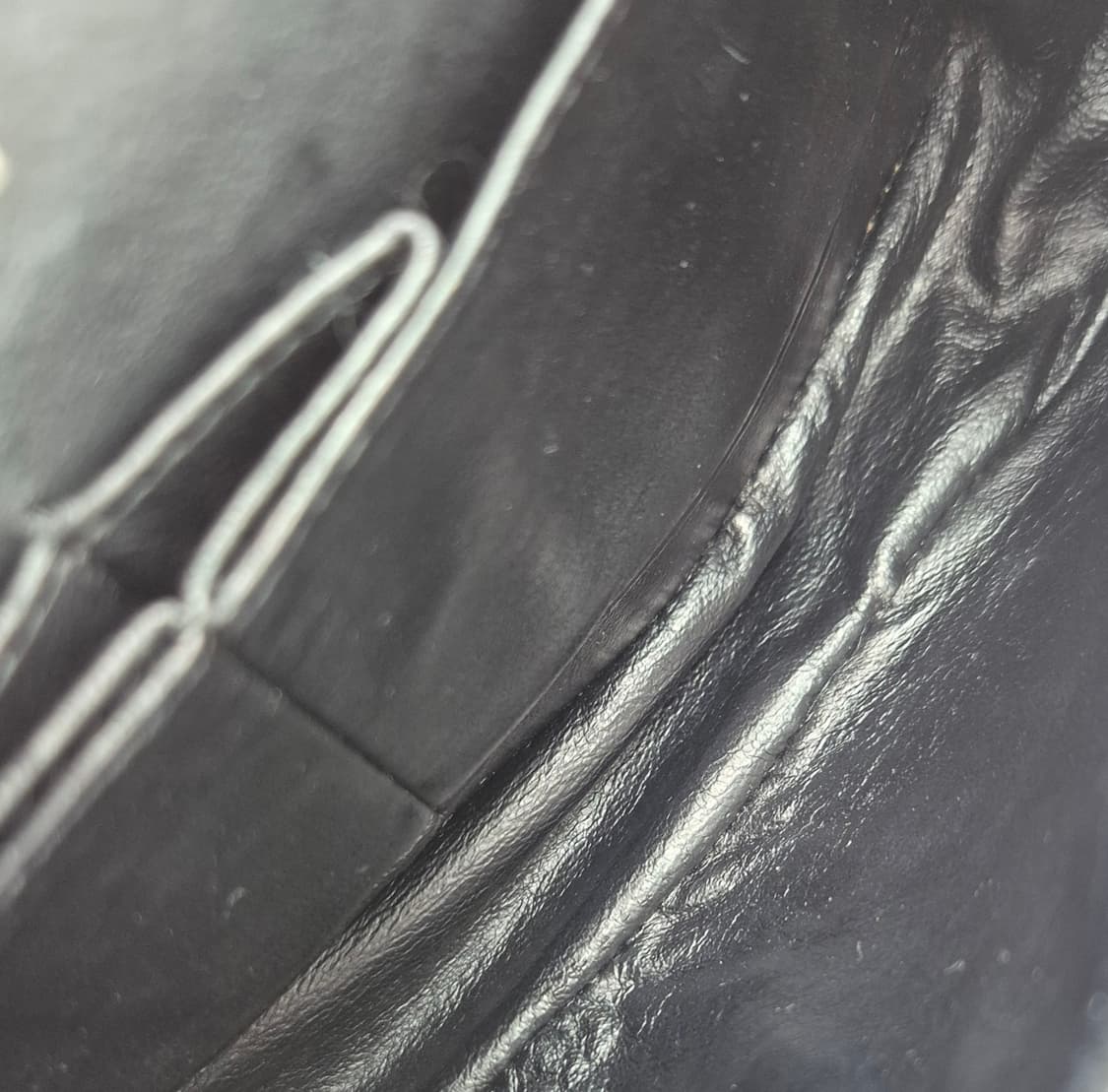 샤넬 클래식 미듐 더블플랩 체인 숄더백 12번대 (리컬러링제품) 상품이미지10