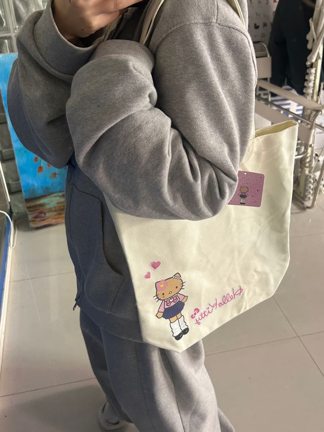 SUNBORN HELLO KITTY PRINT BAG 헬로 키티 토트백 상품이미지1
