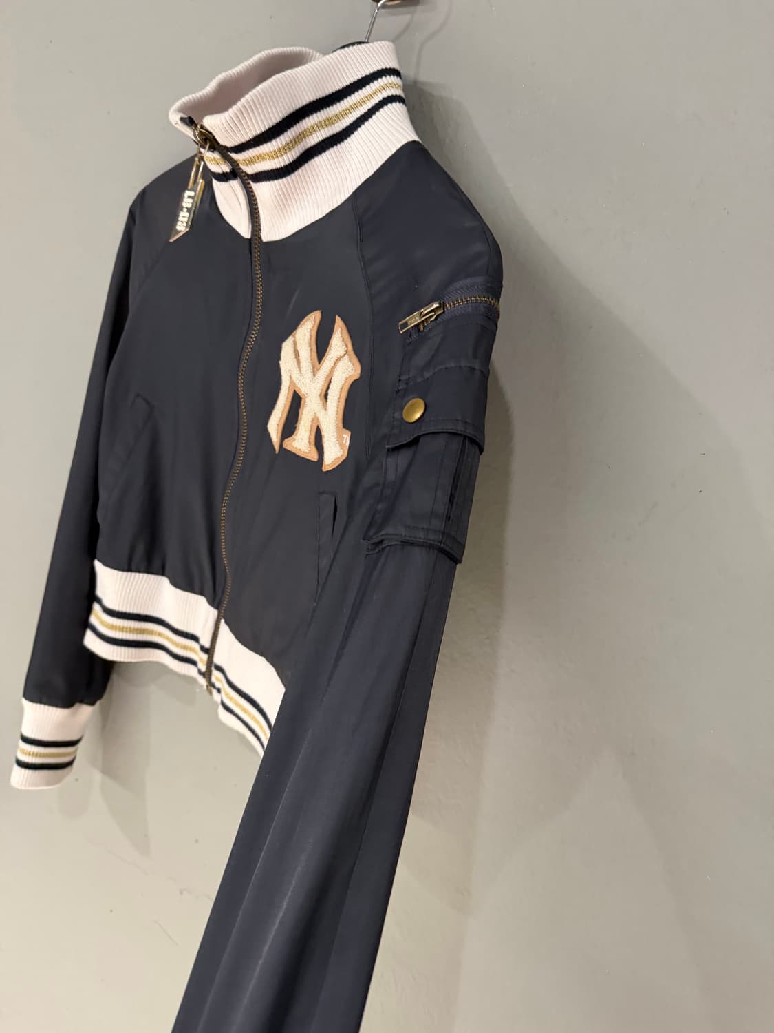 LB-03 NY logo cropped track jacket 상품이미지7
