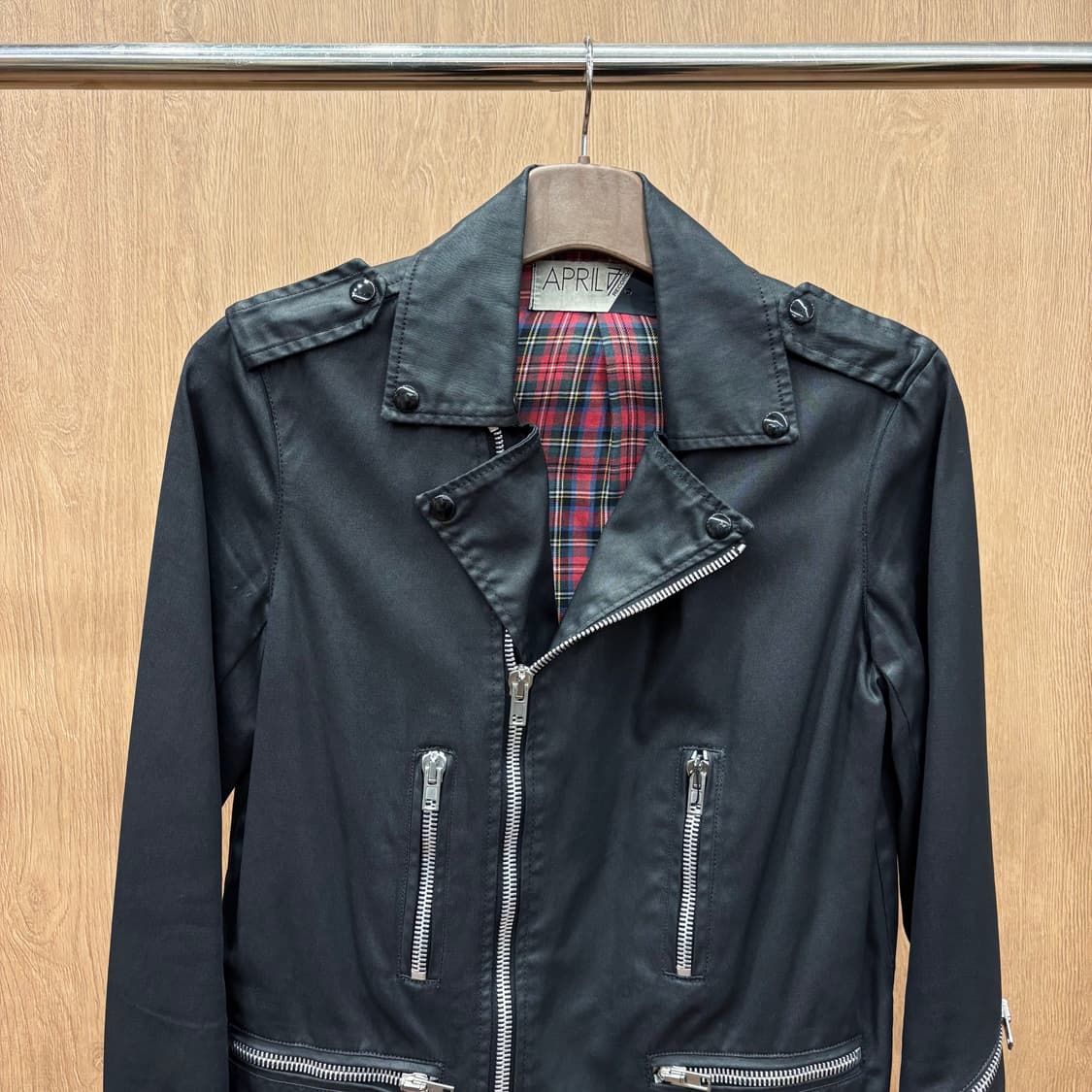 빈티지 코튼 라이더 자켓 숄더 견장 메탈 지퍼 체크 안감 디테일 블랙 상품이미지4