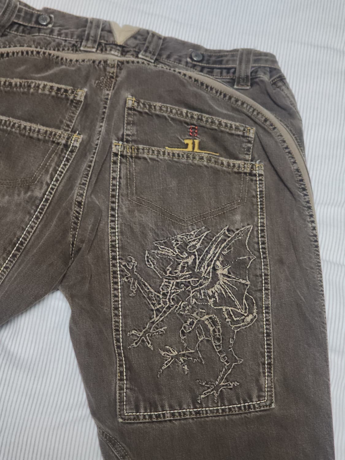 brown dragon embroidery denim 상품이미지1