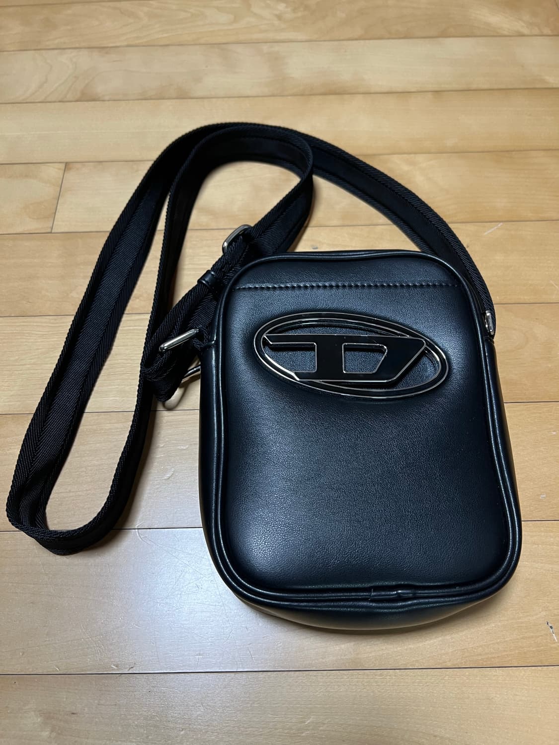 디젤 크로스백 상품이미지2