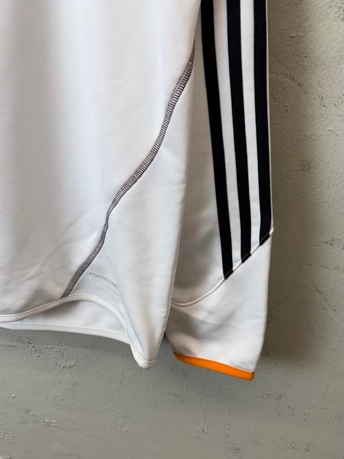 아디다스 레알마드리드 트레이닝 탑 화이트 상품이미지3