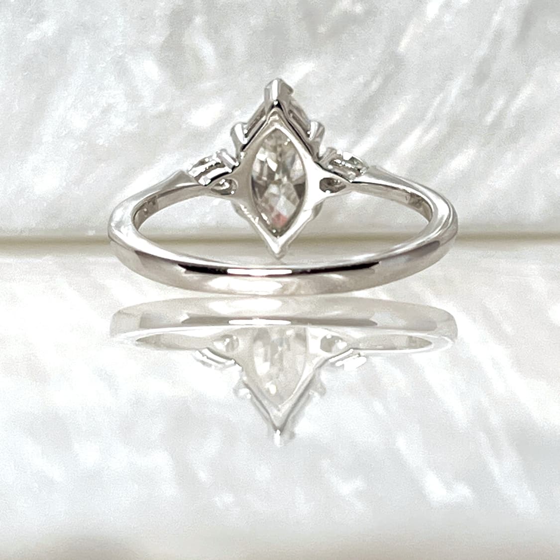 *새상품* 모이사나이트 마퀴브 컷 사이드 스톤 은반지 상품이미지4