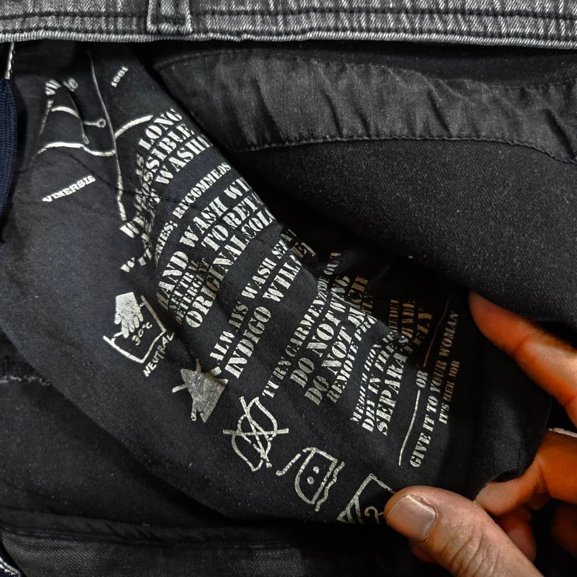 시리즈(Series) 차콜 워시드 베기
흑청 데님 상품이미지9