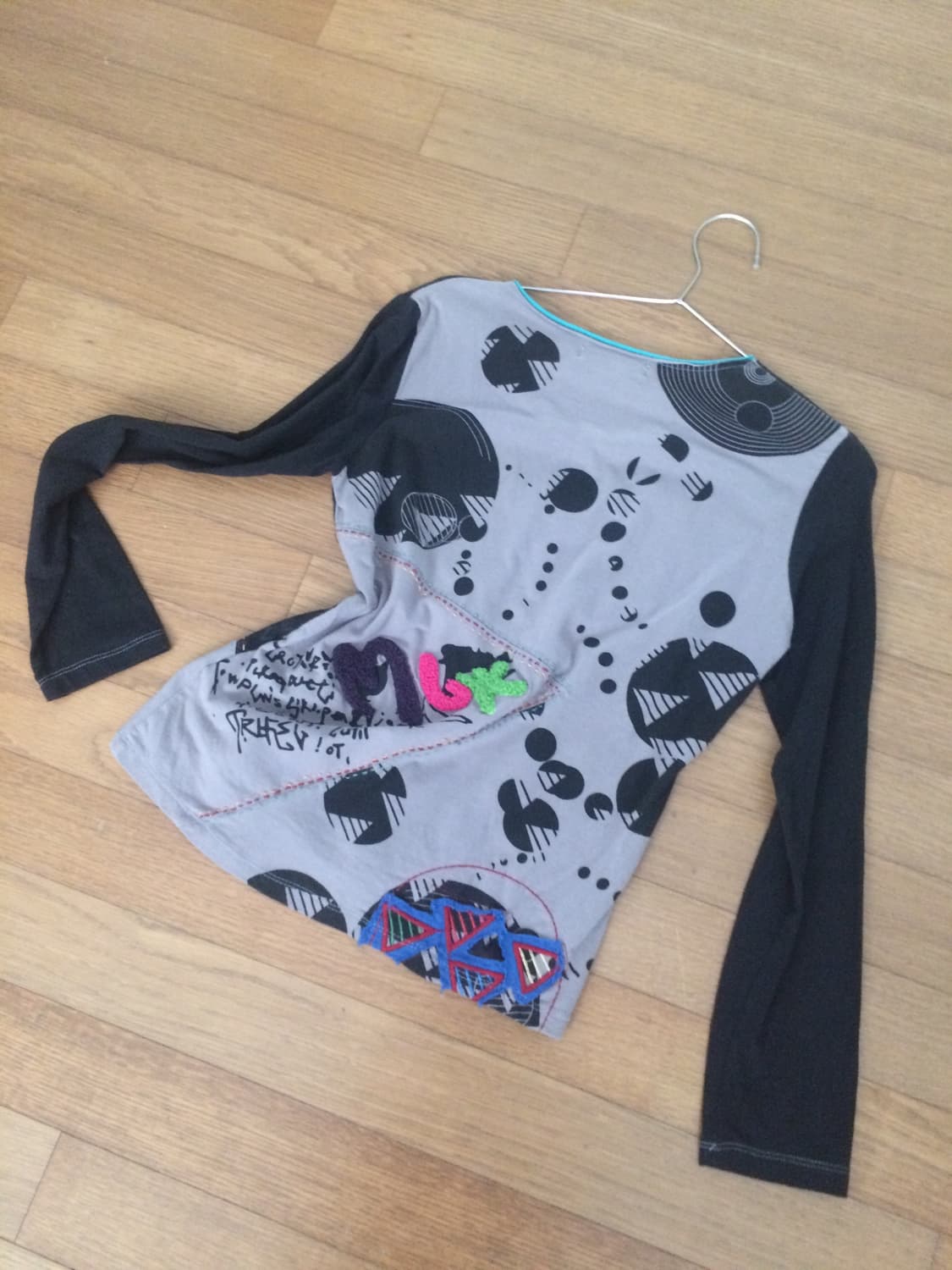 00s Frutiger Metro Top 상품이미지1