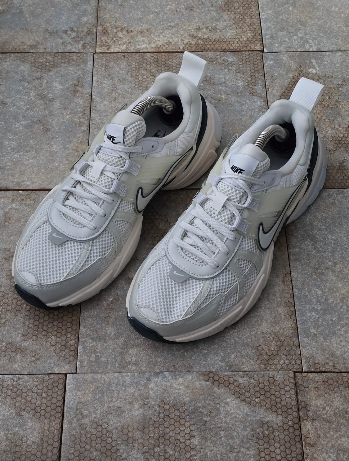 (250)나이키 v2k 런 플래티넘 틴트 상품이미지1