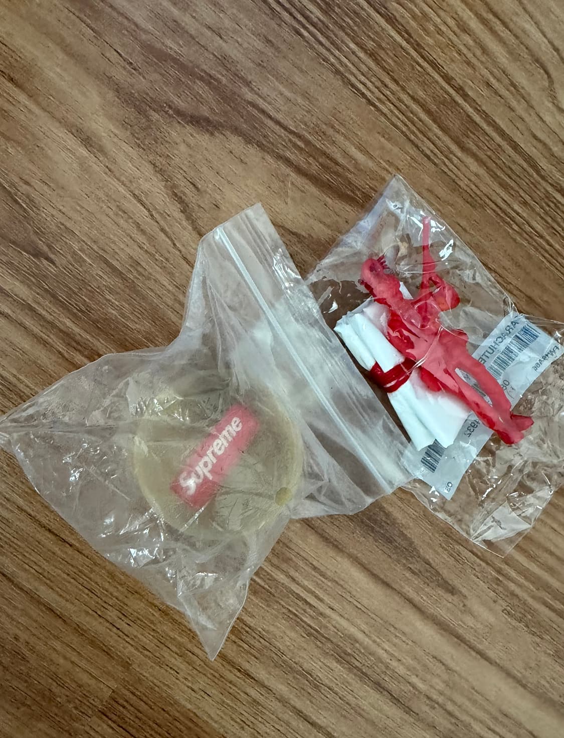 슈프림 파라수트 토이 & 러버볼 fw18 상품이미지4