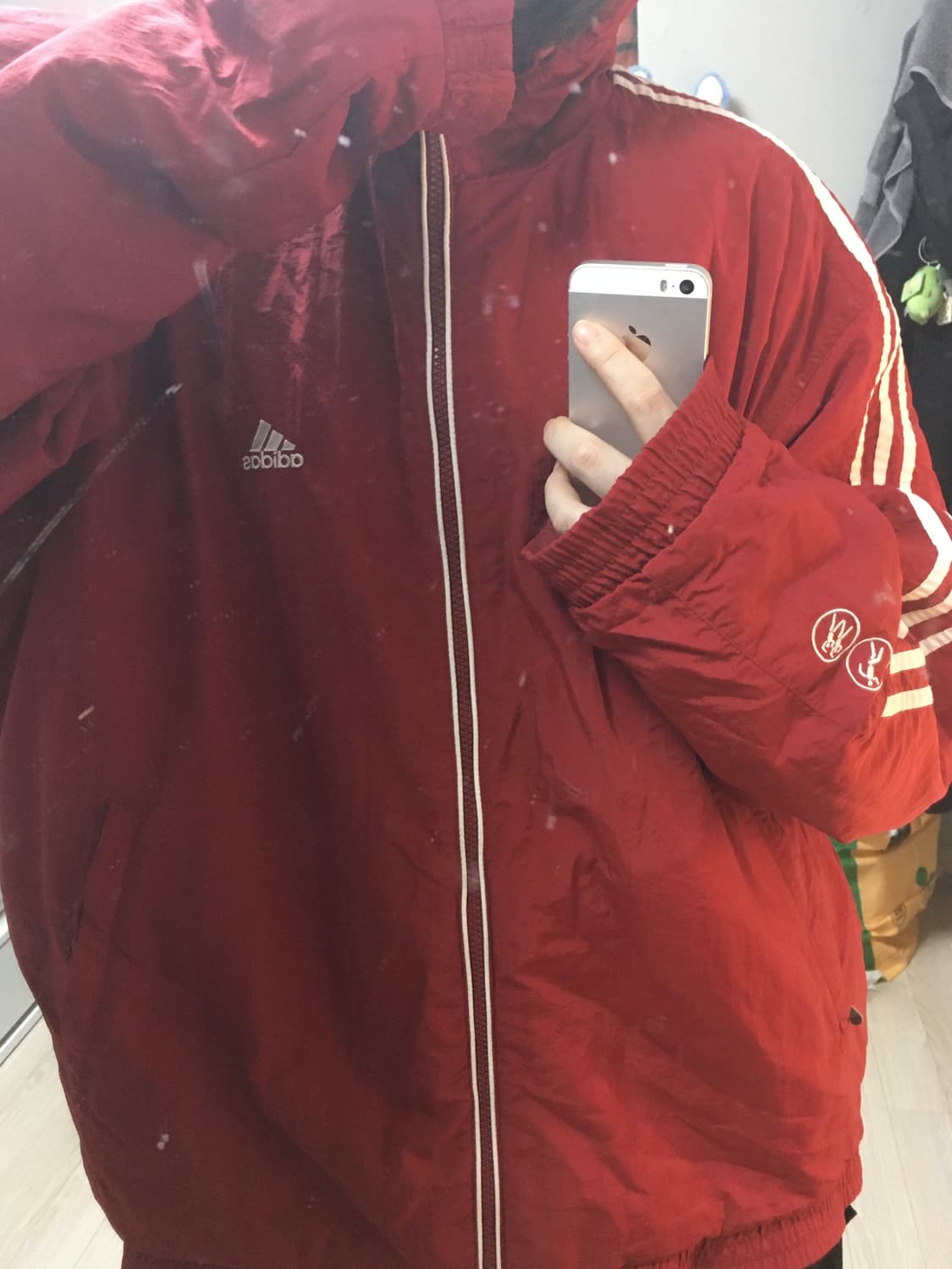 아디다스 딥레드 오버핏 바람막이 판매 상품이미지3