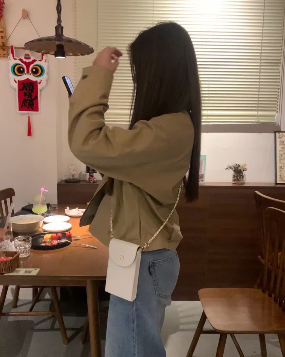 샤넬뷰티 코코 크러쉬 리미티드 플랩 체인 폰백 화이트 상품이미지10