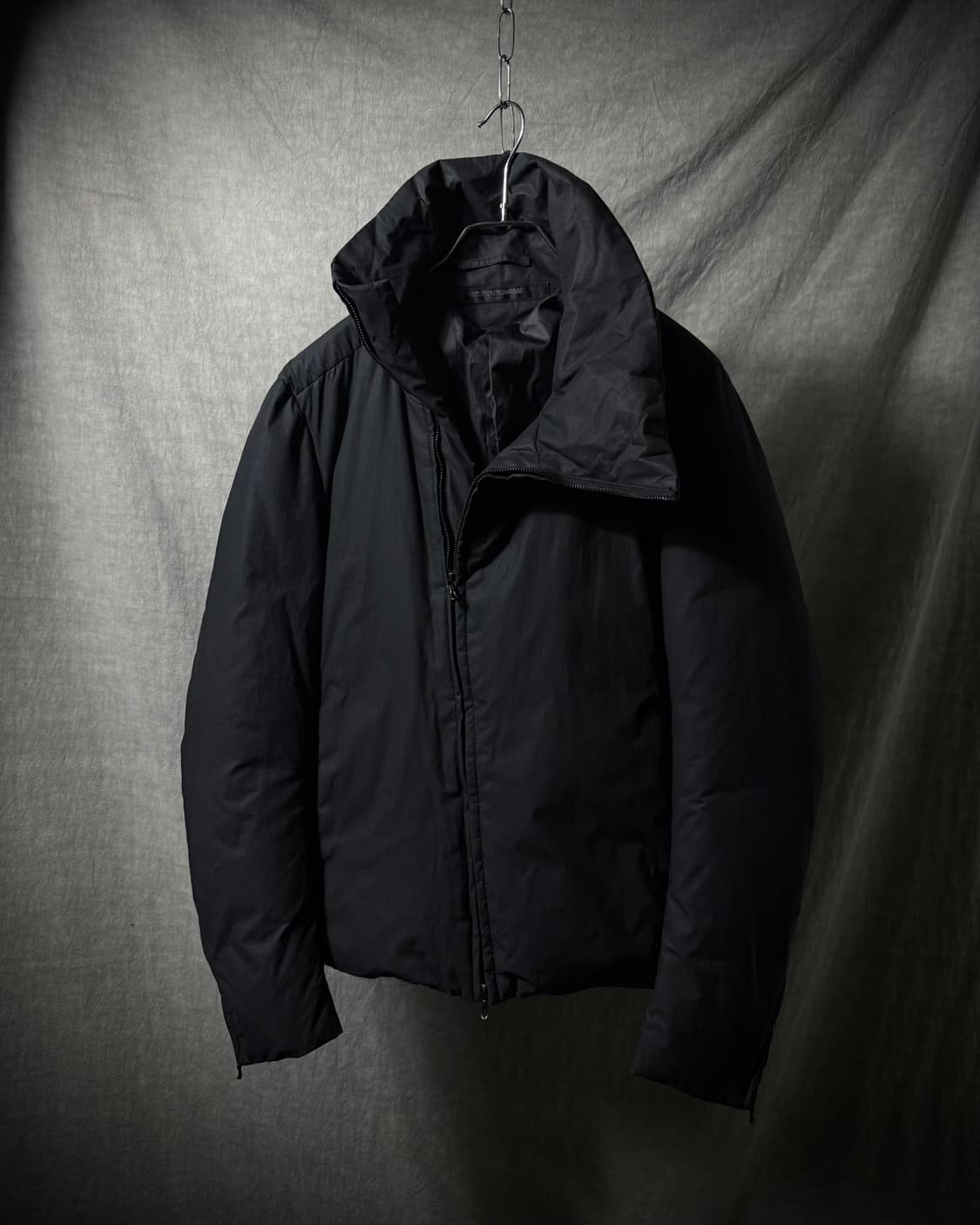 ATTACHMENT Asymmetric Down Puffer Jacket 상품이미지1